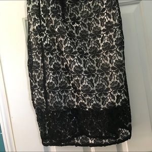 Super cute pencil skirt for the office!!! ❤️